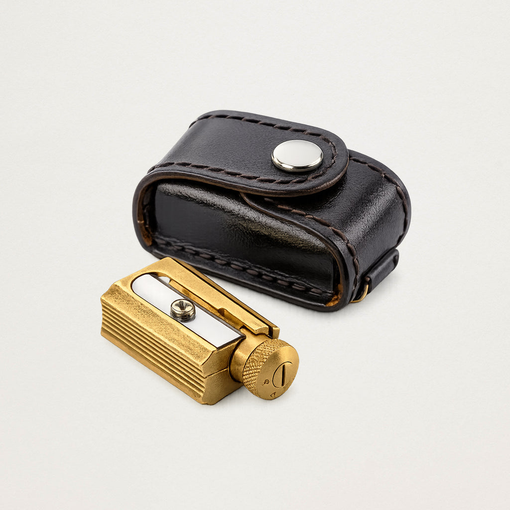 Afia-lápis em latão com Estojo de Pele