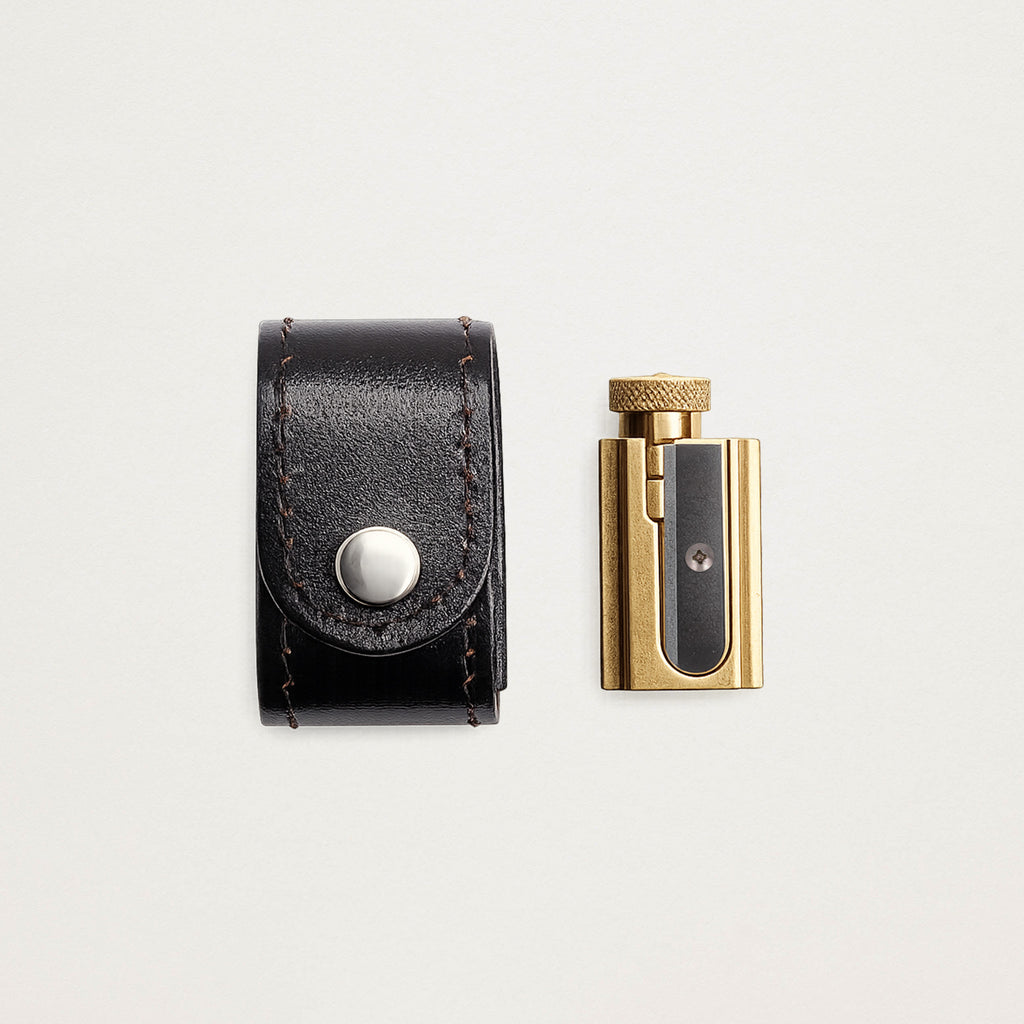 Afia-lápis em latão com Estojo de Pele