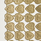 Recortes corações dourados